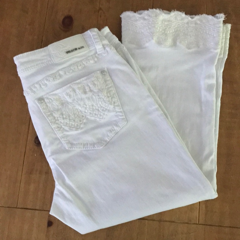 Grace in LA Capris in White